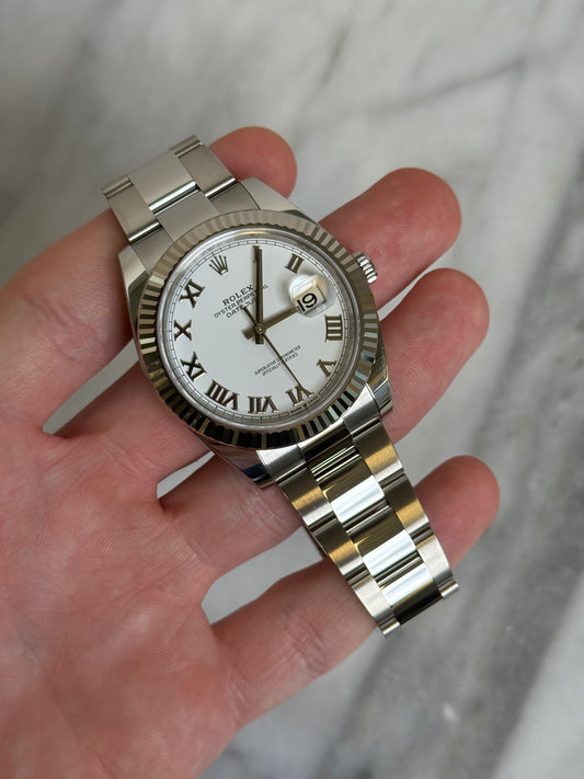 2025 126334 Oyster White Roman Preowned Good Complete