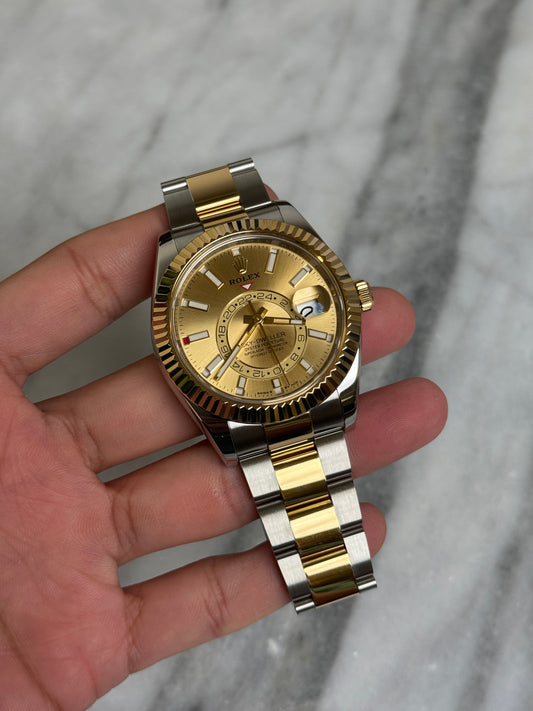 2023 336933 Oyster Champ Sky Like New Complete w/ White Tag