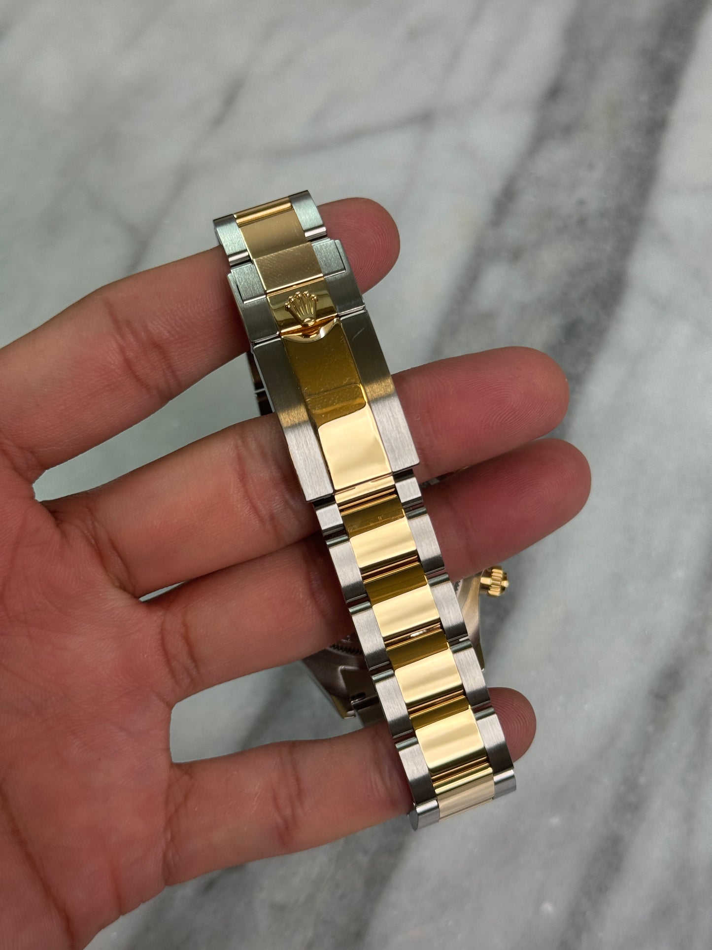 2024 126503 White Like New Complete