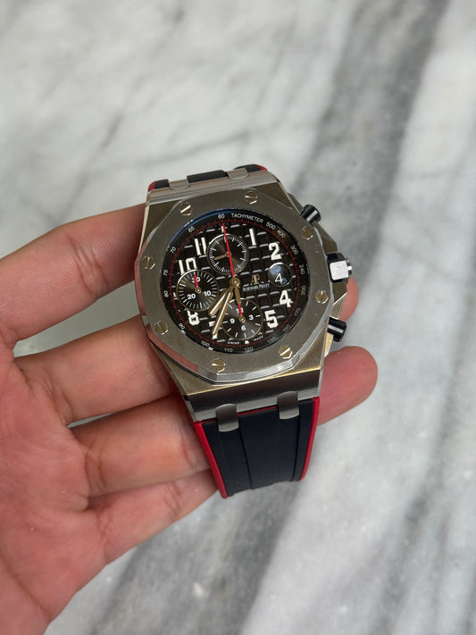 2016 26470ST.OO.A101CR.01 Vampire on Strap Preowned, Book Warranty Complete, 2 Extra Straps