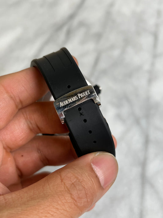 2012 15703ST Black Diver Preowned Complete