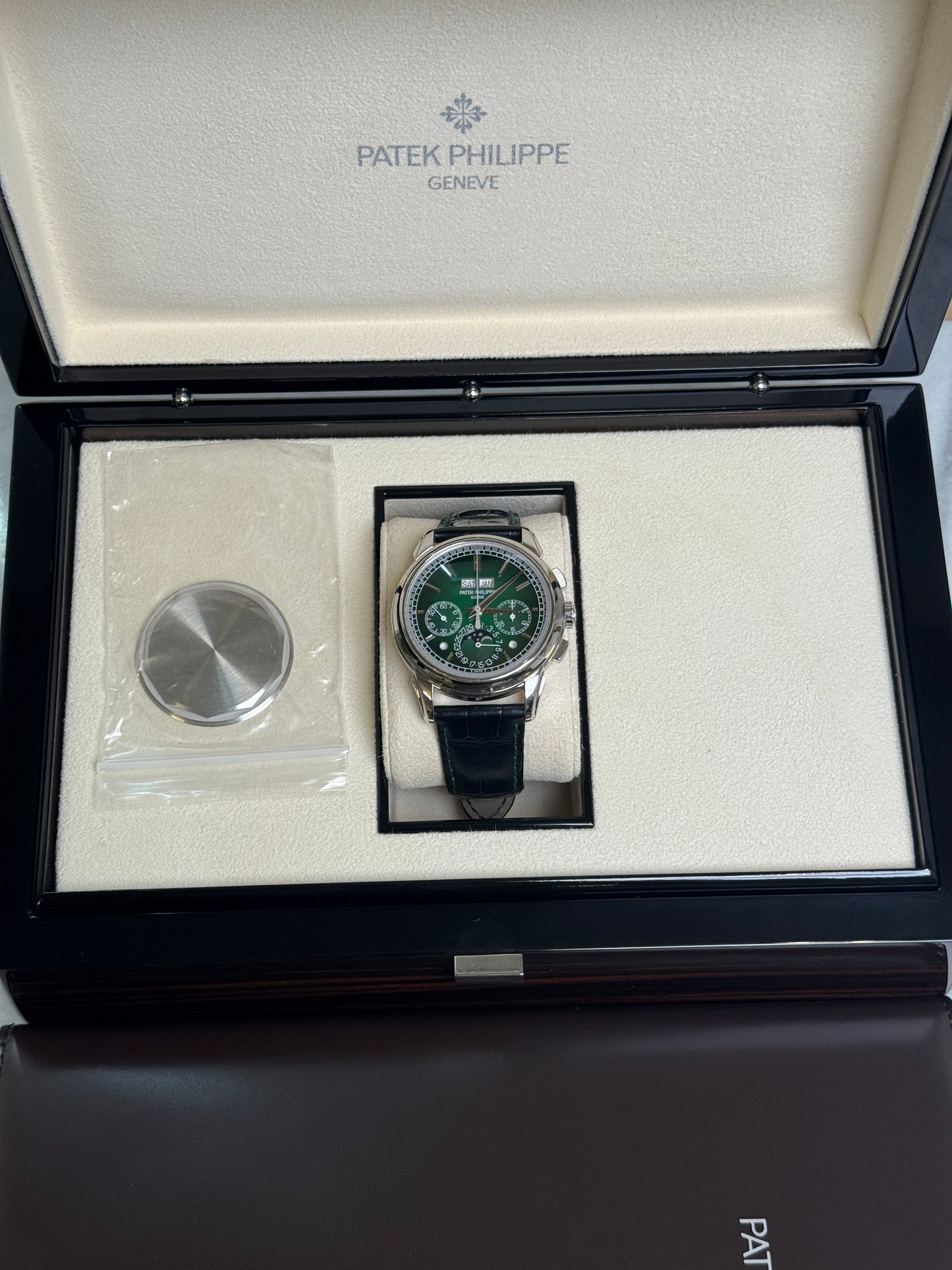 2022 5270P-014 Green Perpetual Calendar Preowned Complete