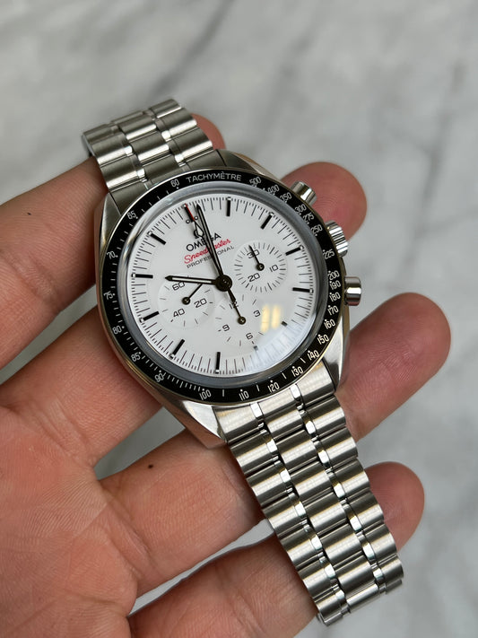 2026 310.30.42.50.04.001 White Speedmaster New Complete, No Pictogram