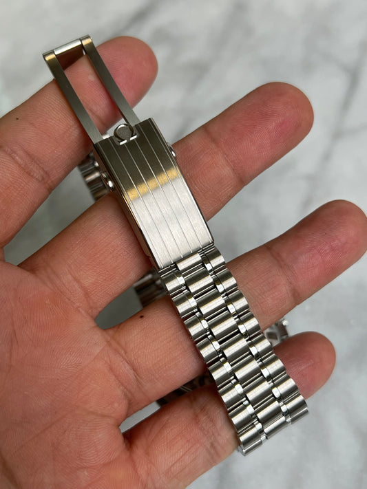 2026 310.30.42.50.04.001 White Speedmaster New Complete, No Pictogram