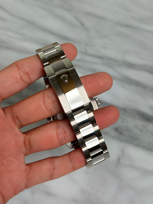 2023 326934 Oyster Blue Sky Preowned and Polished Complete