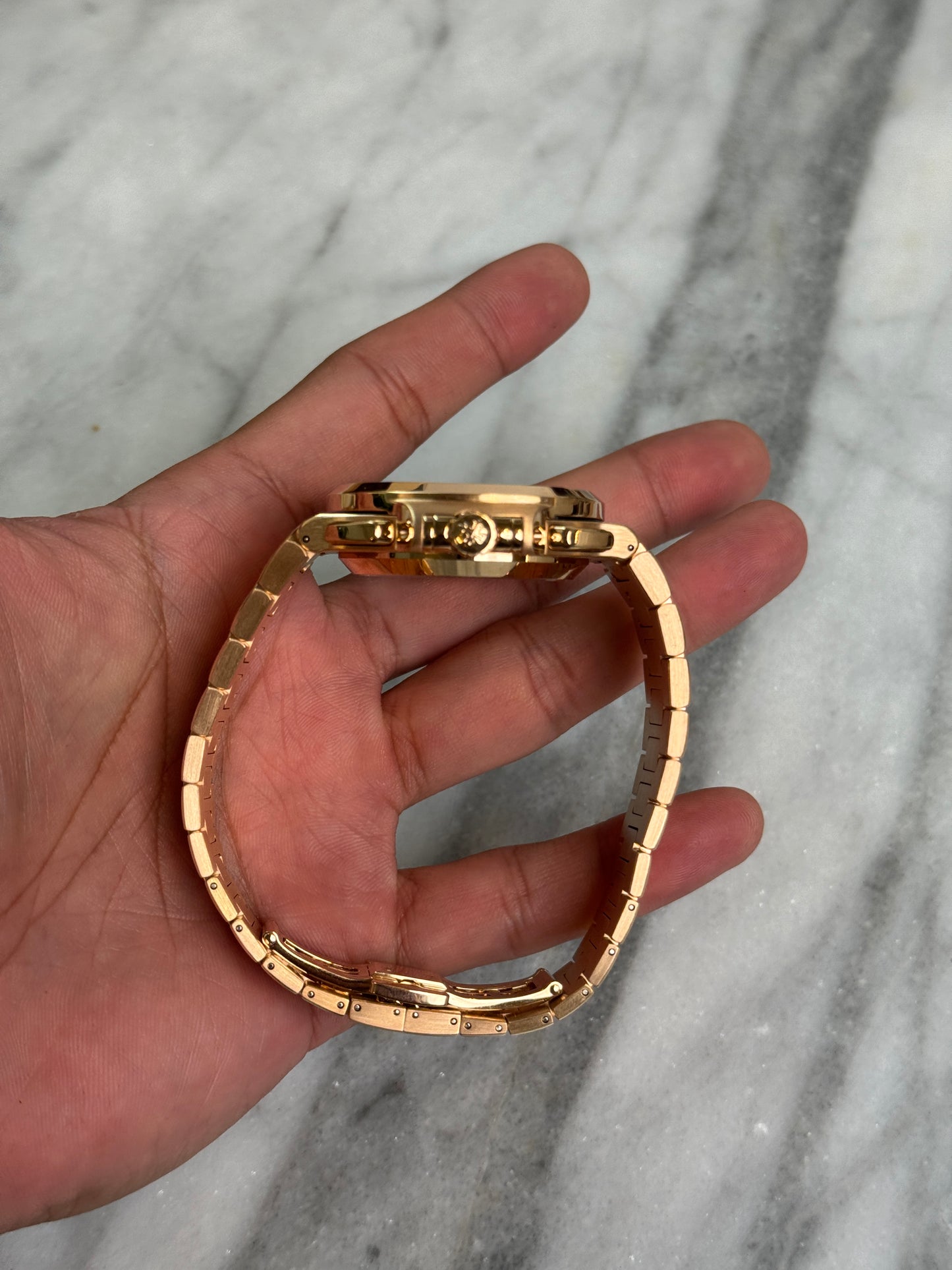 2021 5980/1R Nautilus Like New , New Buckle Complete