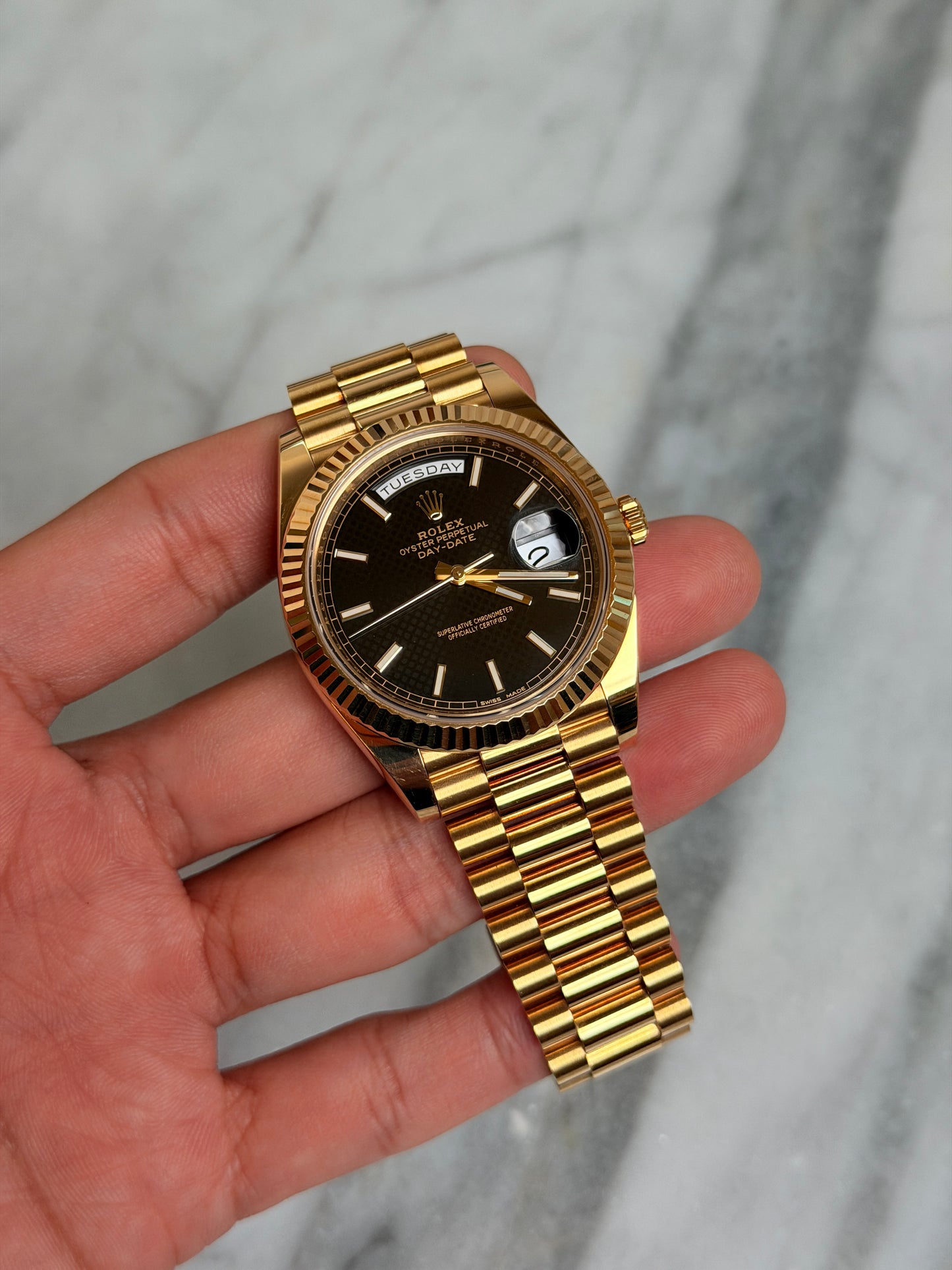 2018 228238 Black Motif Preowned Complete