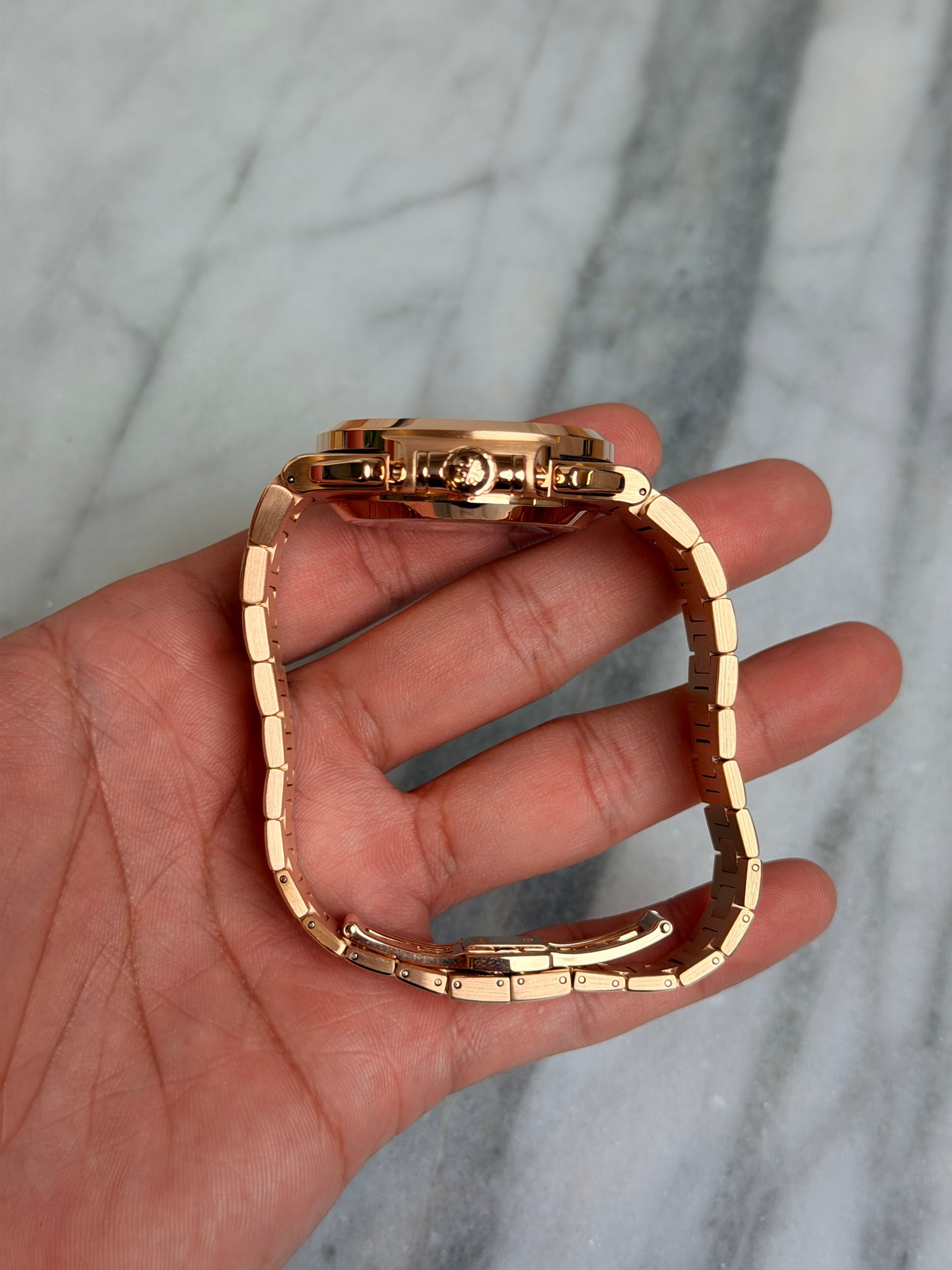 2022 5980/1R Nautilus Like New, New Buckle Complete