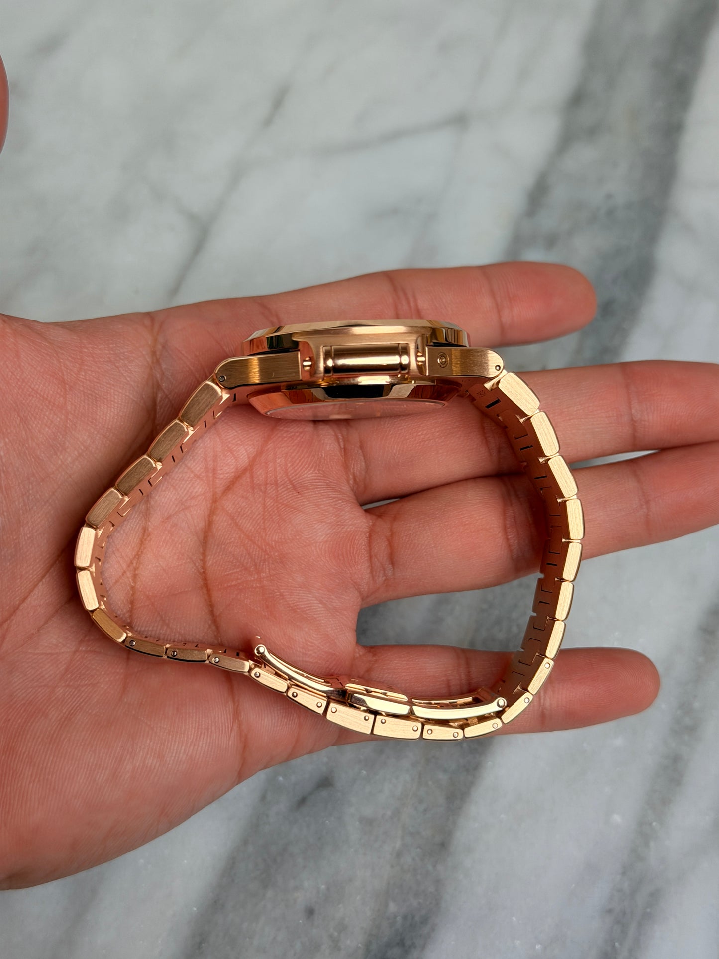 2022 5980/1R Nautilus Like New, New Buckle Complete