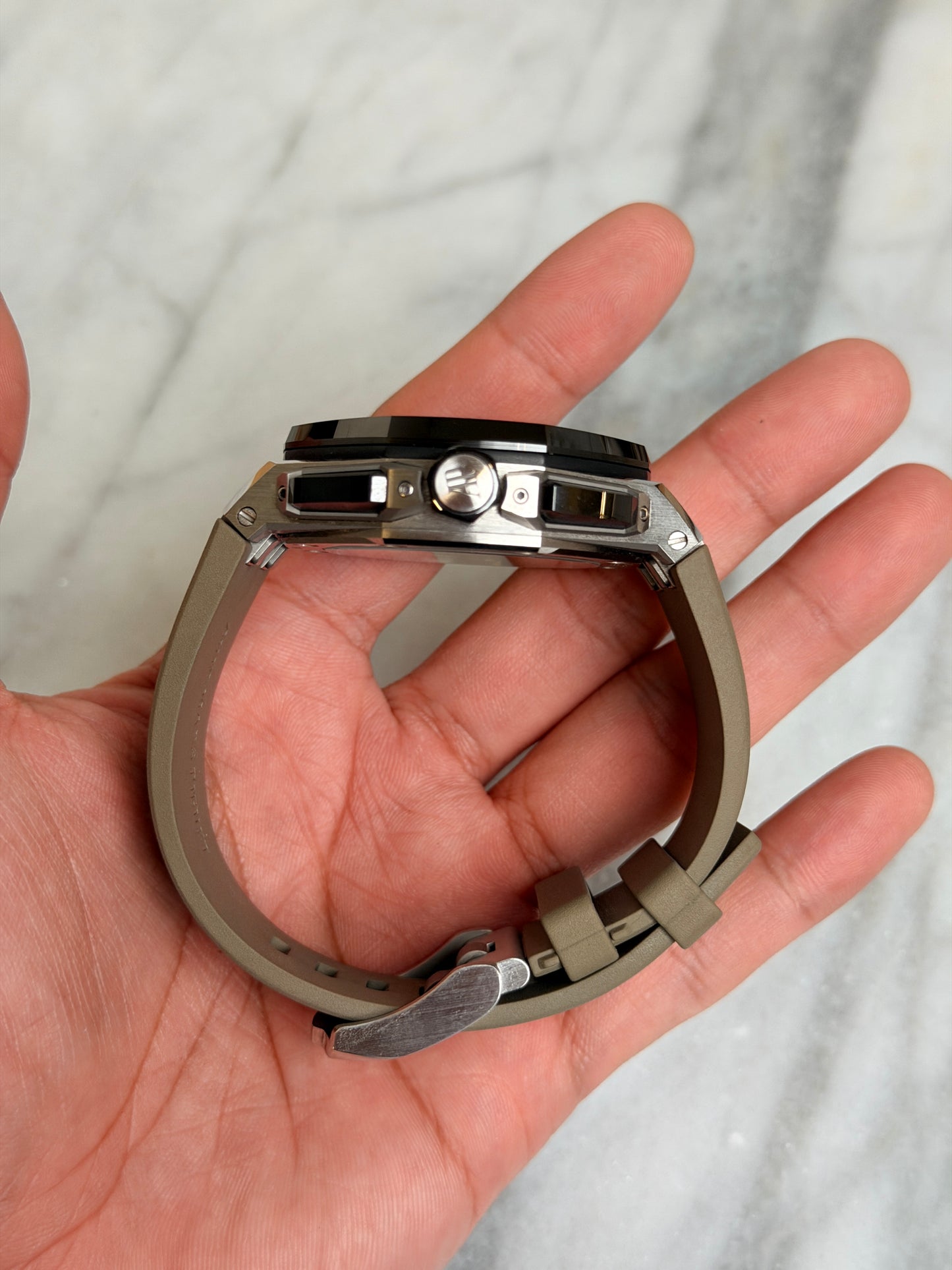 2021 26420SO.OO.A600CA.01 Smoke Preowned Complete