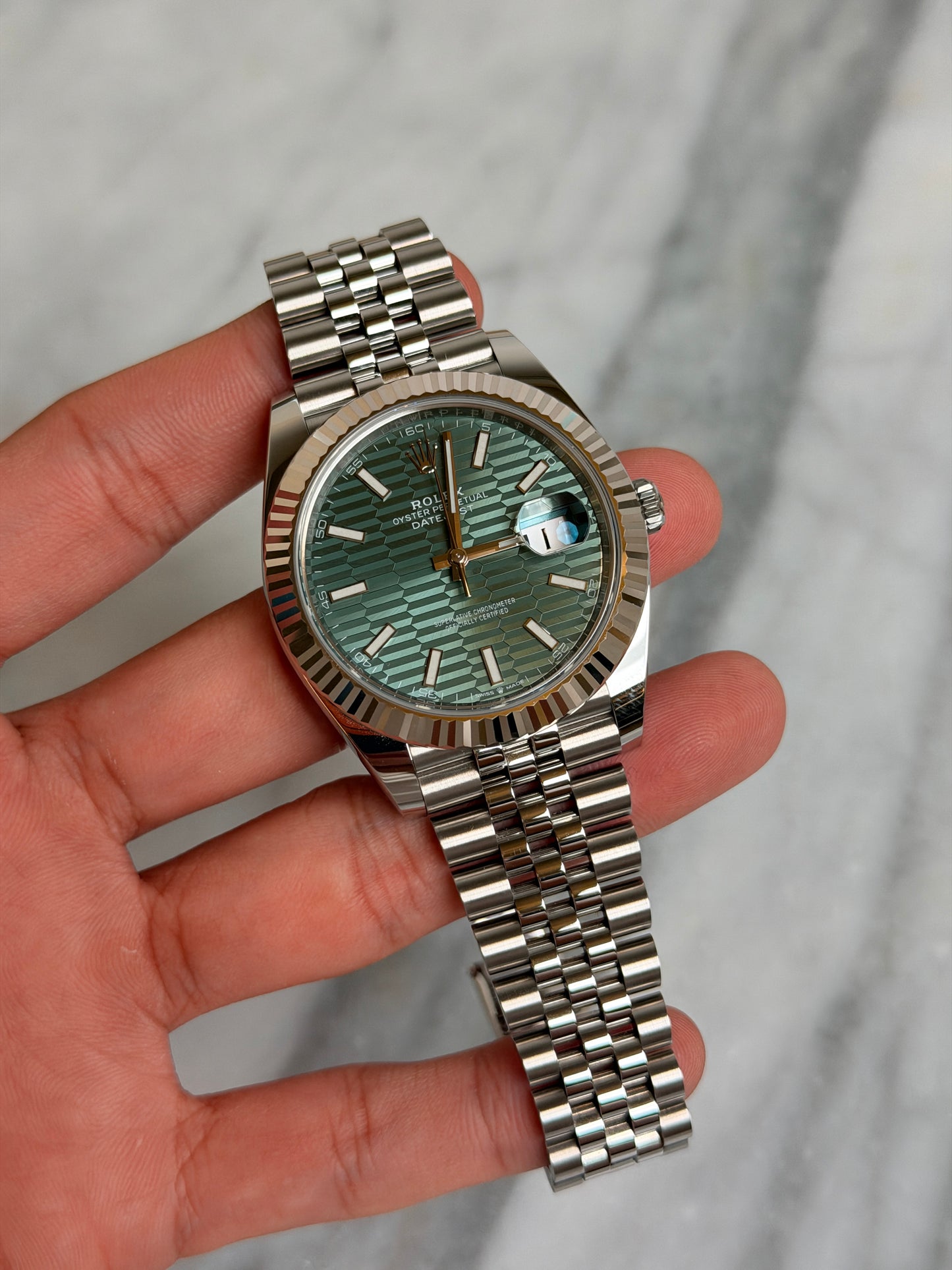 2025 126334 Oyster Blue Roman Preowned Complete