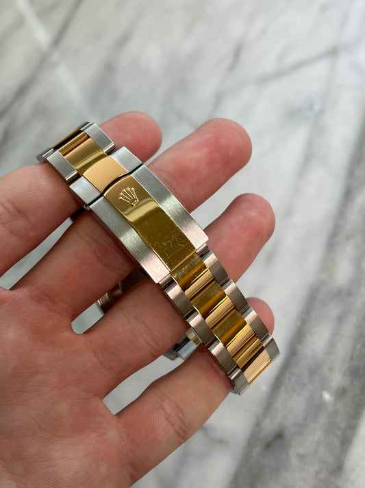 2023 336933 Oyster Champ Sky Preowned Complete