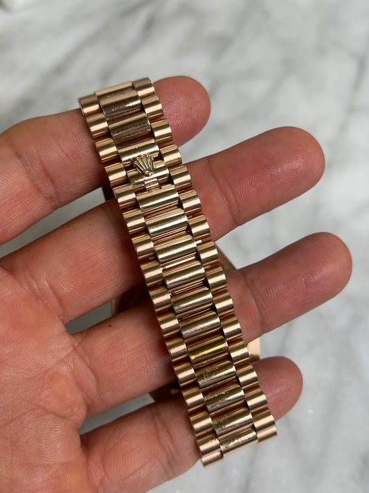 2022 228235 Olive Preowned Complete