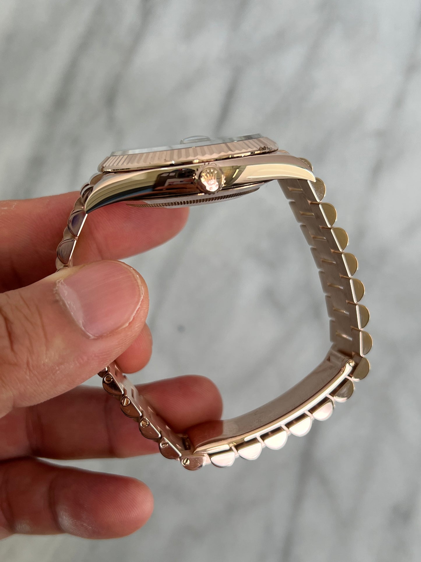 2020 228235 Olive Preowned and Polished Complete w/ White Tag