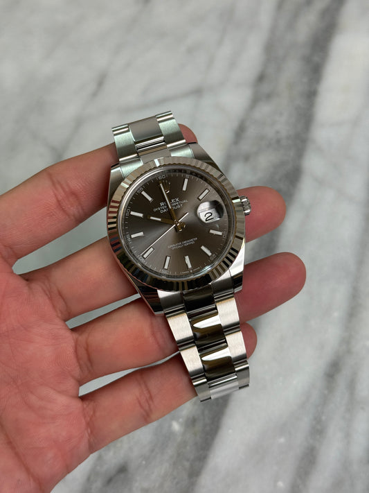 2025 126334 Oyster Grey Index Like New Complete