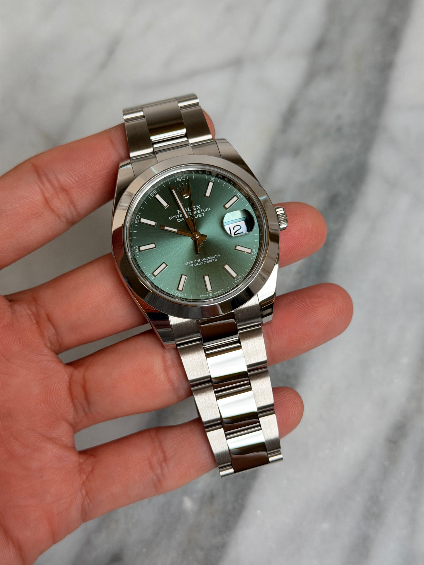 2025 126300 Oyster Green Index Preowned Good Complete