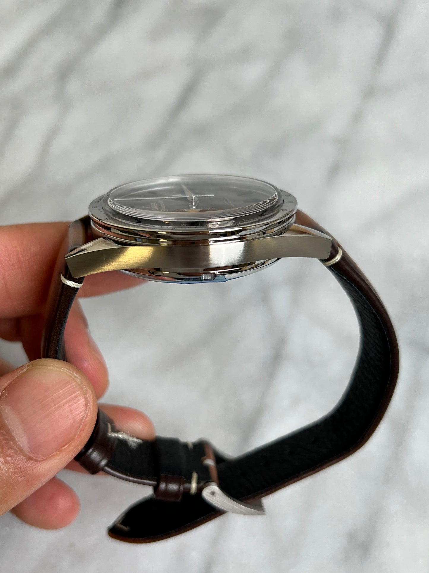 2025 33212415101001 Speedmaster SS Chronograph Black Dial on Brown Leather Strap New Complete