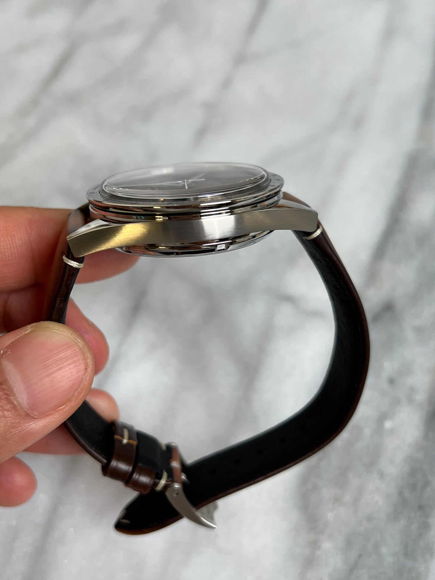 2025 33212415101001 Speedmaster SS Chronograph Black Dial on Brown Leather Strap New Complete