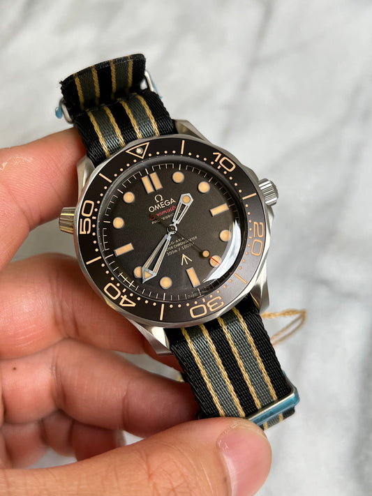 2025 21092422001001 Seamaster Diver 300M James Bond 007 Titanium on NATO strap New Complete