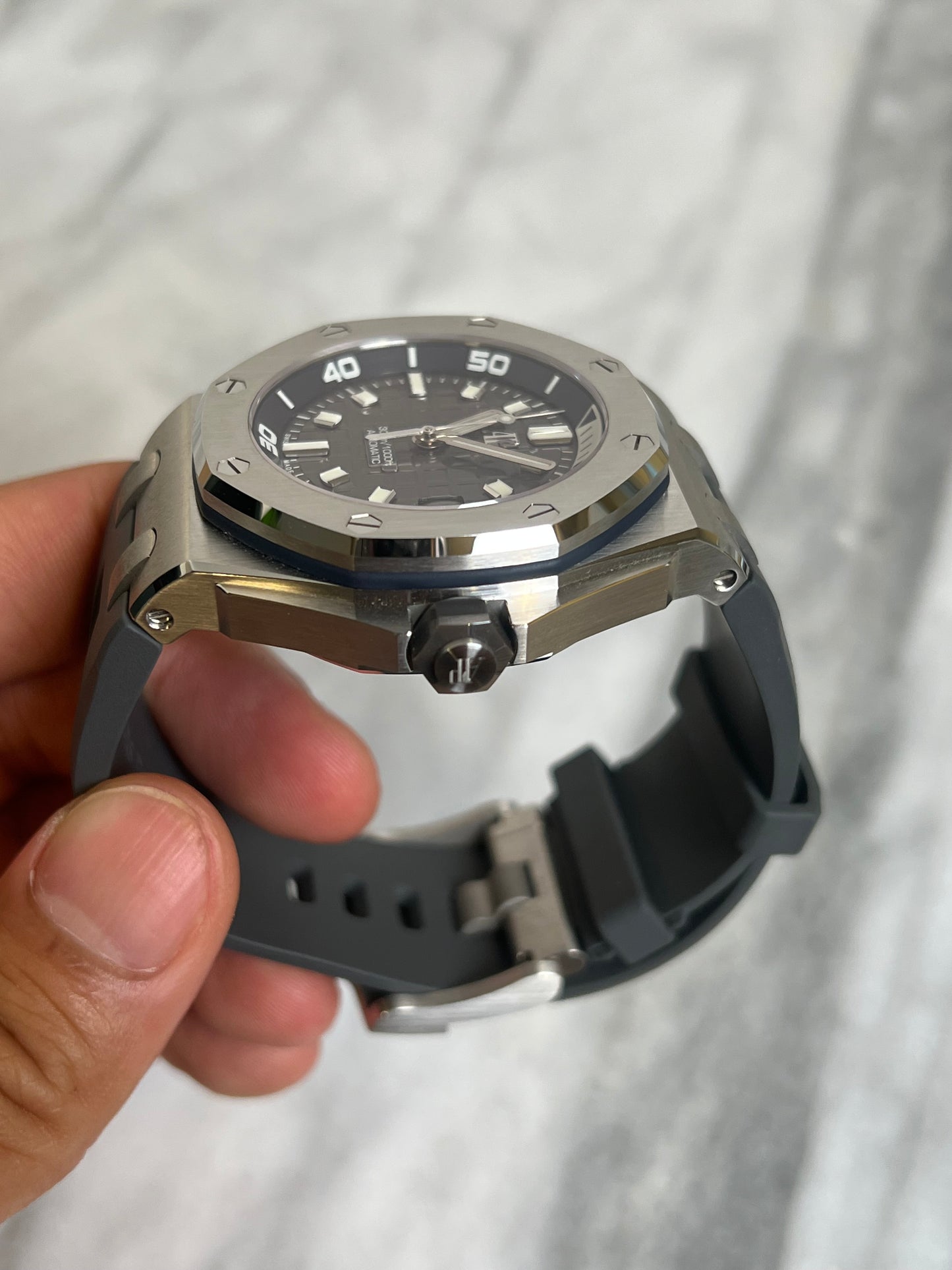 2024 15720ST.OO.A009CA.01 Grey Diver Like New Complete