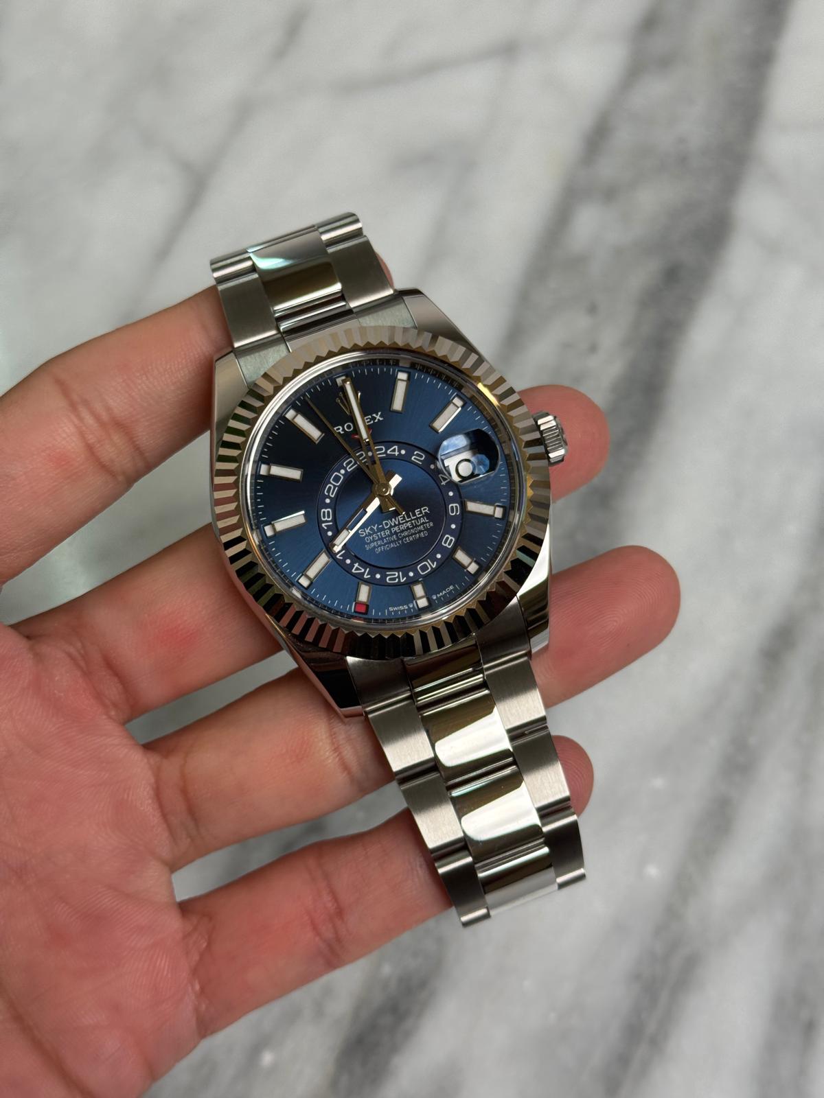 2023 336934 Oyster Blue Sky Preowned Good Complete