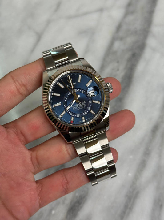2023 336934 Oyster Blue Sky Preowned Good Complete