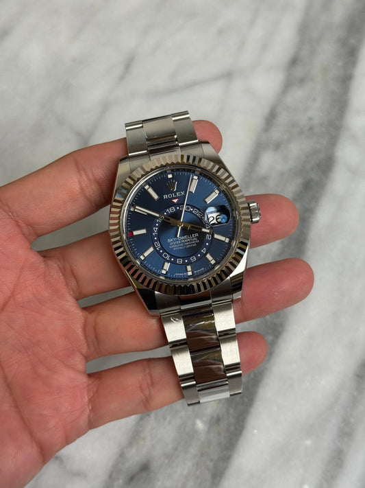 2023 336934 Oyster Blue Sky Preowned Complete