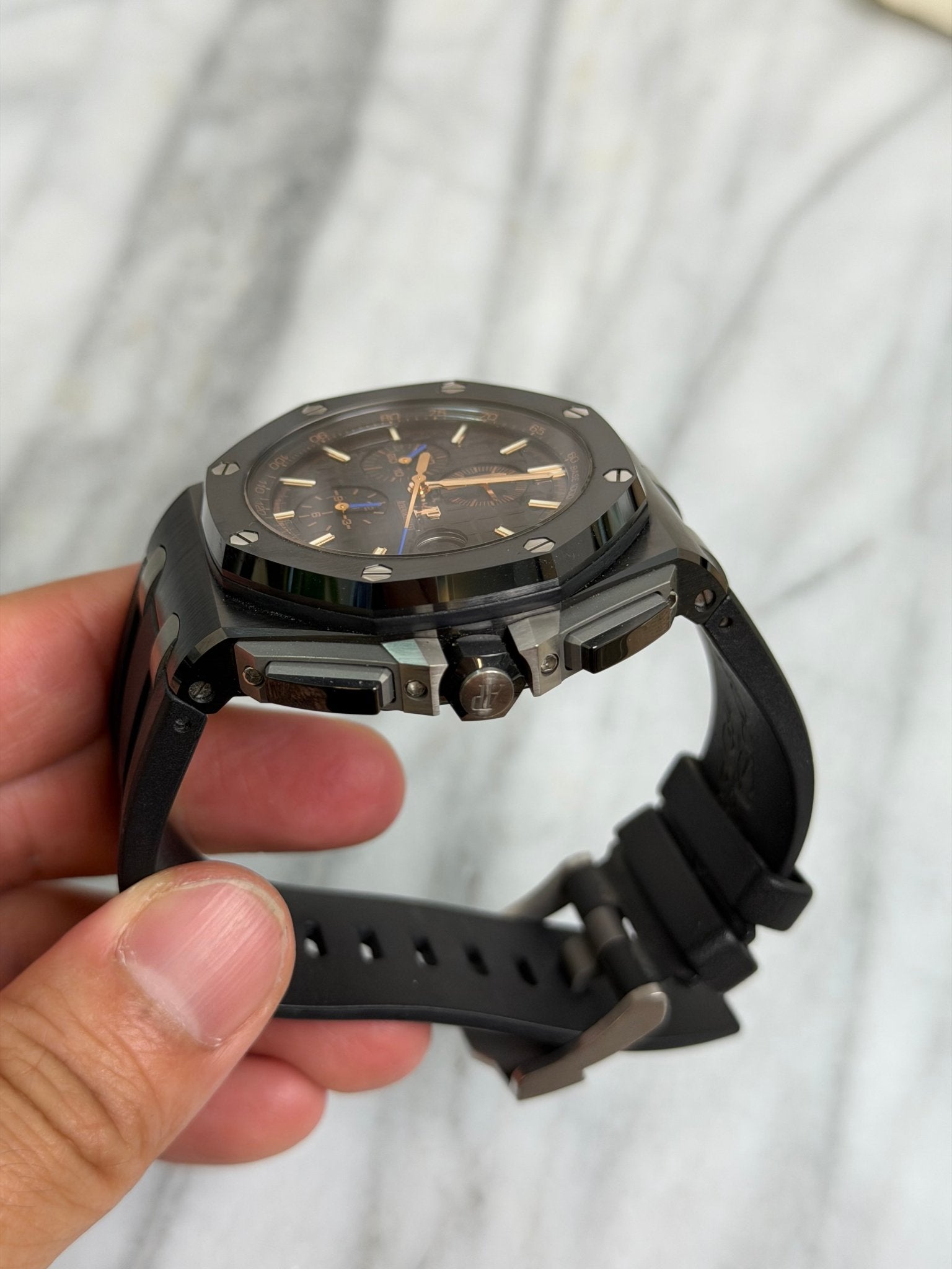 AP 2017 26405CE.OO.A002CA.02 Black Ceramic Offshore Preowned Good Complete 14483