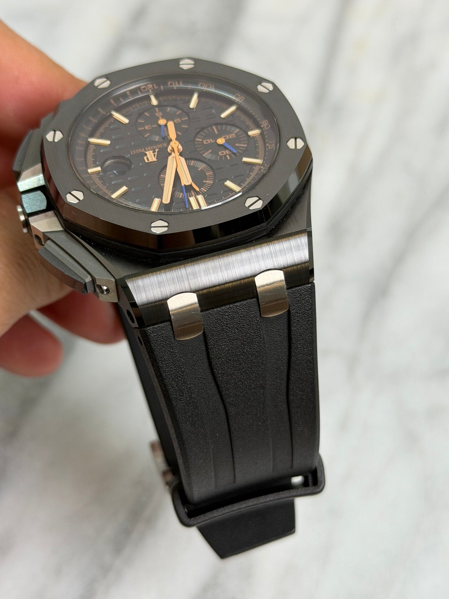 AP 2017 26405CE.OO.A002CA.02 Black Ceramic Offshore Preowned Good Complete 14483