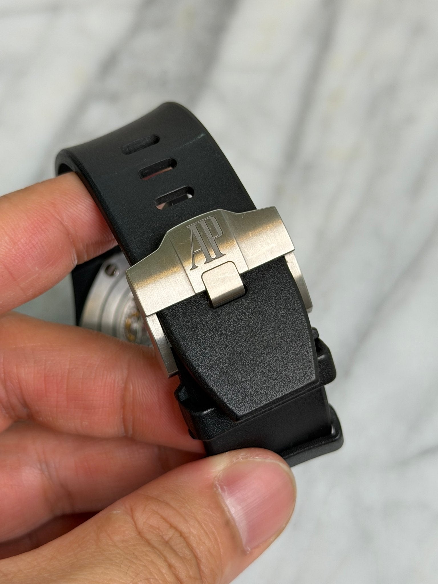 AP 2017 26405CE.OO.A002CA.02 Black Ceramic Offshore Preowned Good Complete 14483