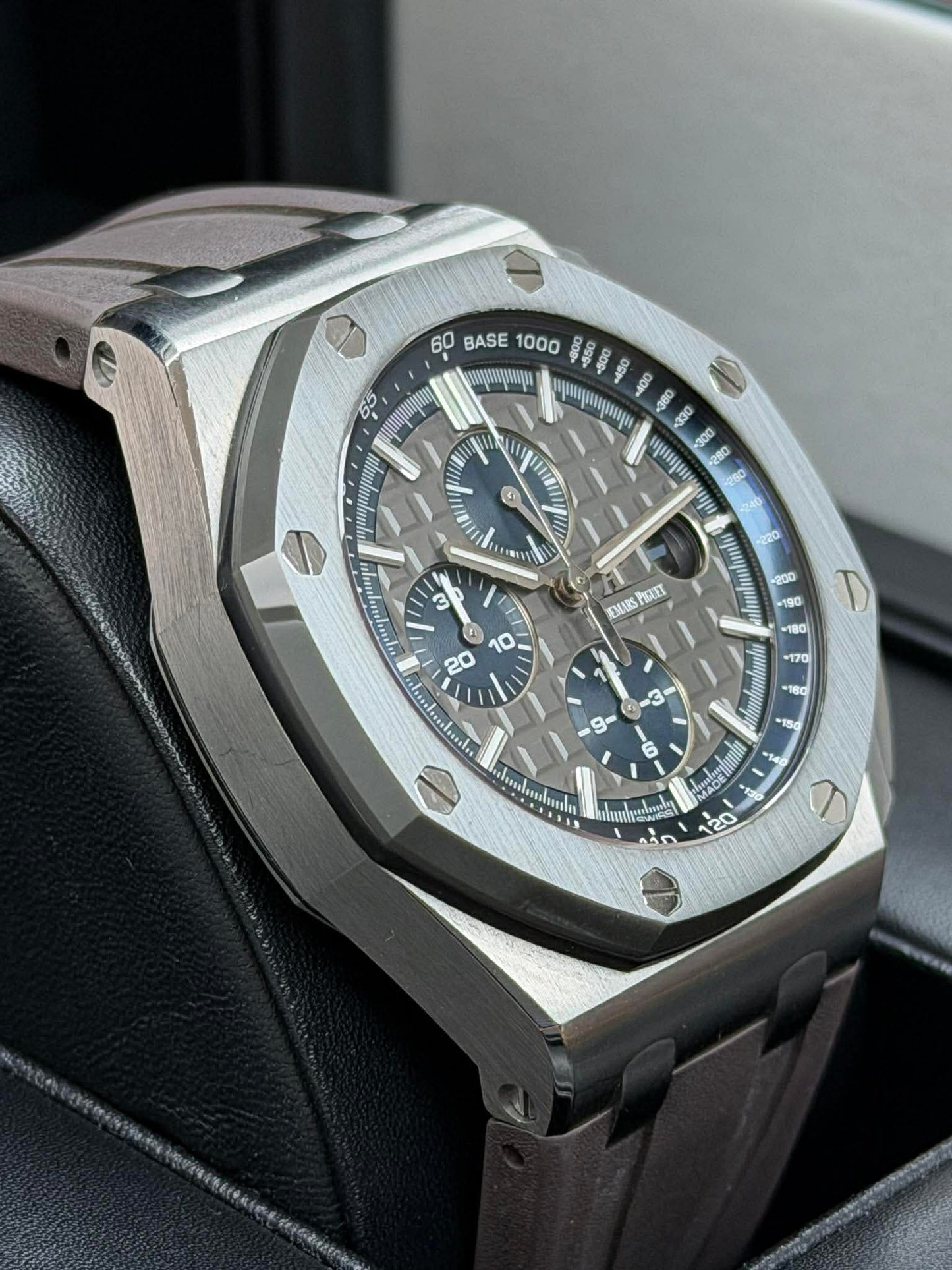 AP 2020 26400IO Grey Offshore Preowned Complete 14787