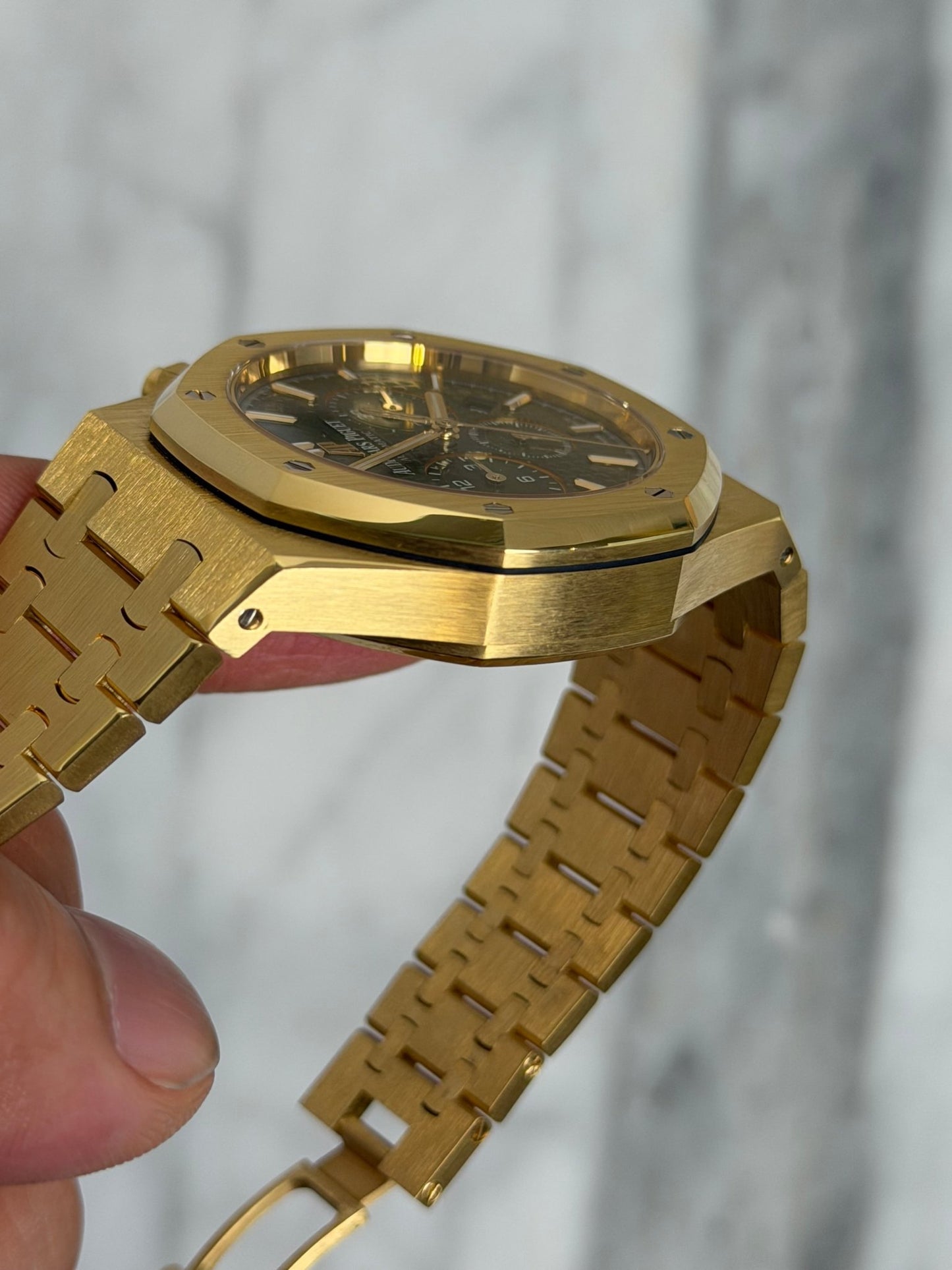 AP 2021 26331BA Green on Bracelet Preowned Complete - 1.5 14532