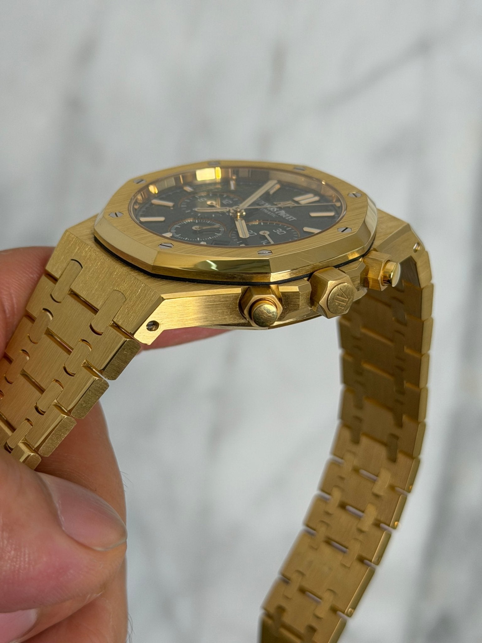 AP 2021 26331BA Green on Bracelet Preowned Complete - 1.5 14532