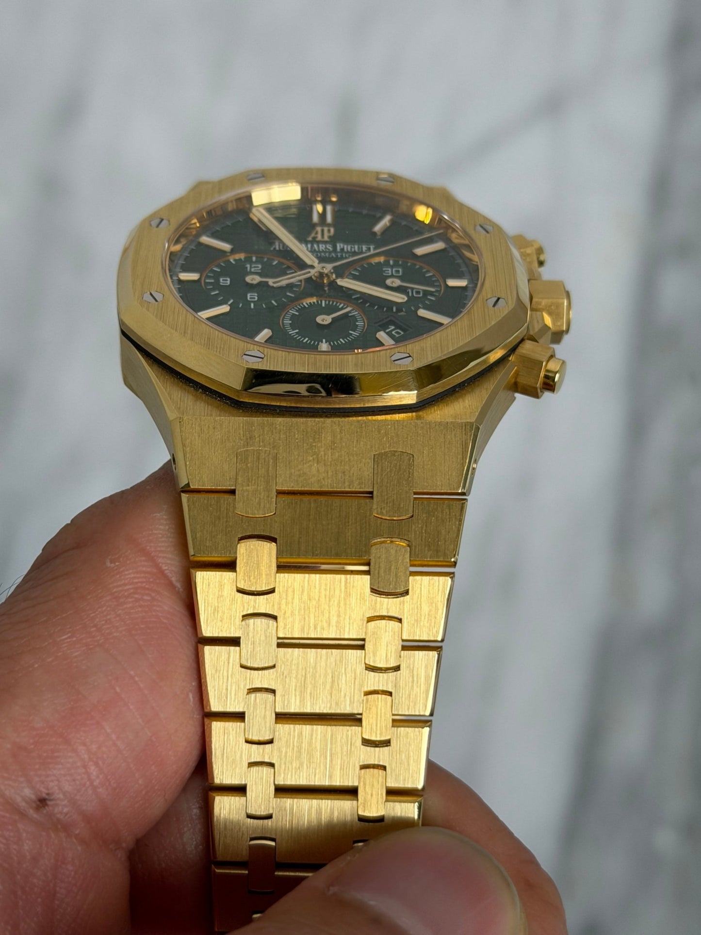 AP 2021 26331BA Green on Bracelet Preowned Complete - 1.5 14532