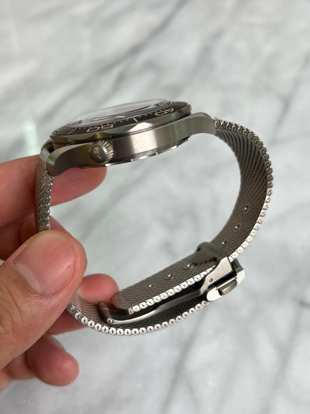 2024 21090422001001 Seamaster Diver 300M 007 Edition, Titanium on Titanium Bracelet New Complete