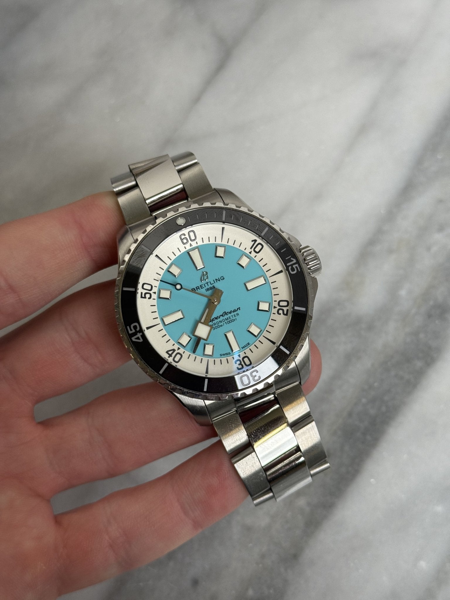 Breitling 2022 A17376211L2A Super Ocean Turquiose 44mm Preowned Complete 9548