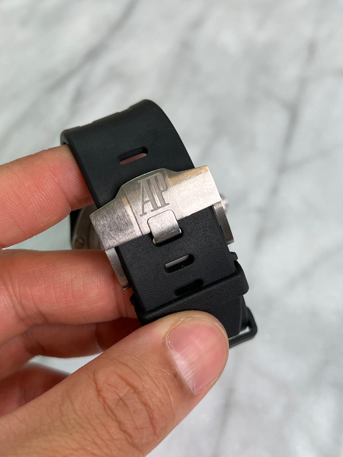 N/A 26400AU Carbon Offshore Preowned Watch Only