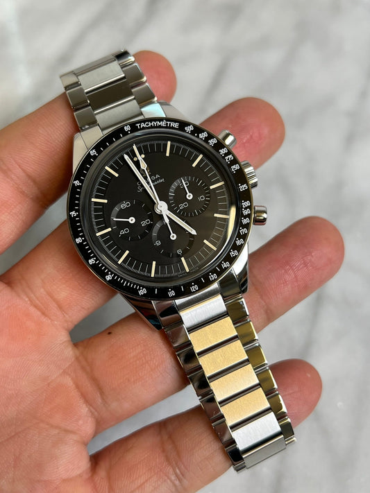 Omega 2021 311.30.40.30 Speedmaster Ed White Like New, Some Bent Link Pins Complete 13654