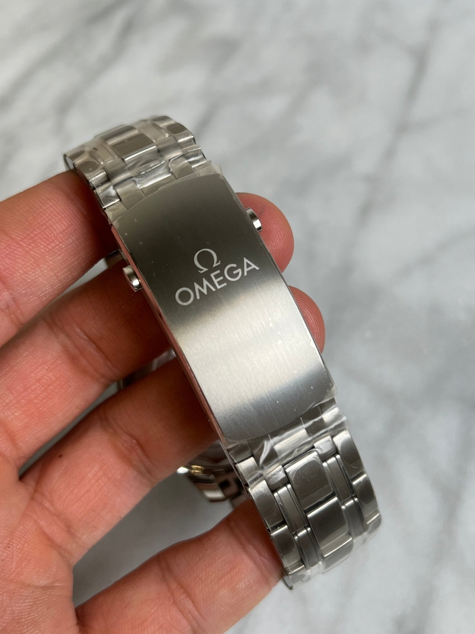 Omega 2025 21030422006001 Seamaster Diver 300M Grey Dial on Steel Bracelet New Complete 12483