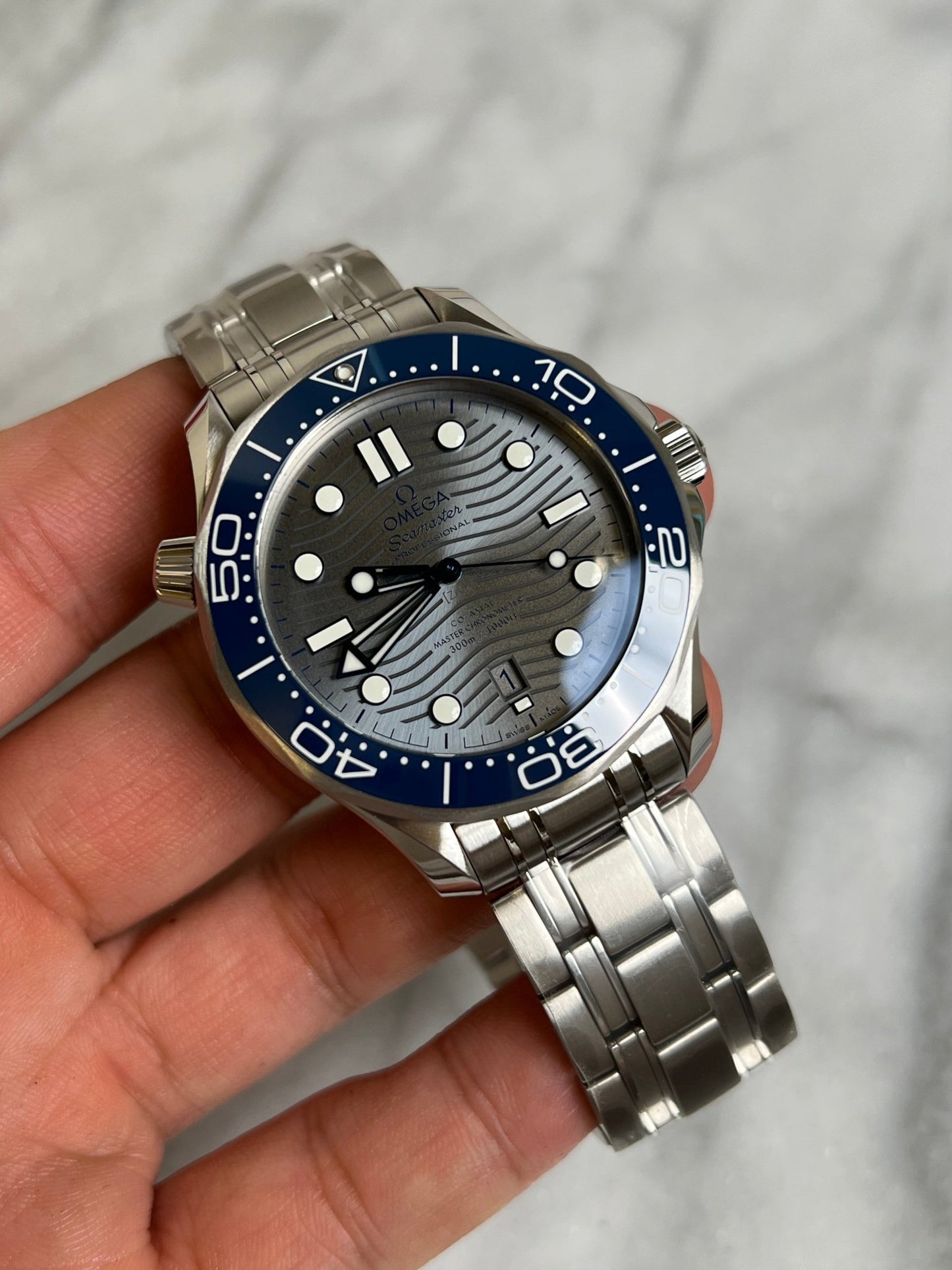 Omega 2025 21030422006001 Seamaster Diver 300M Grey Dial on Steel Bracelet New Complete 12494