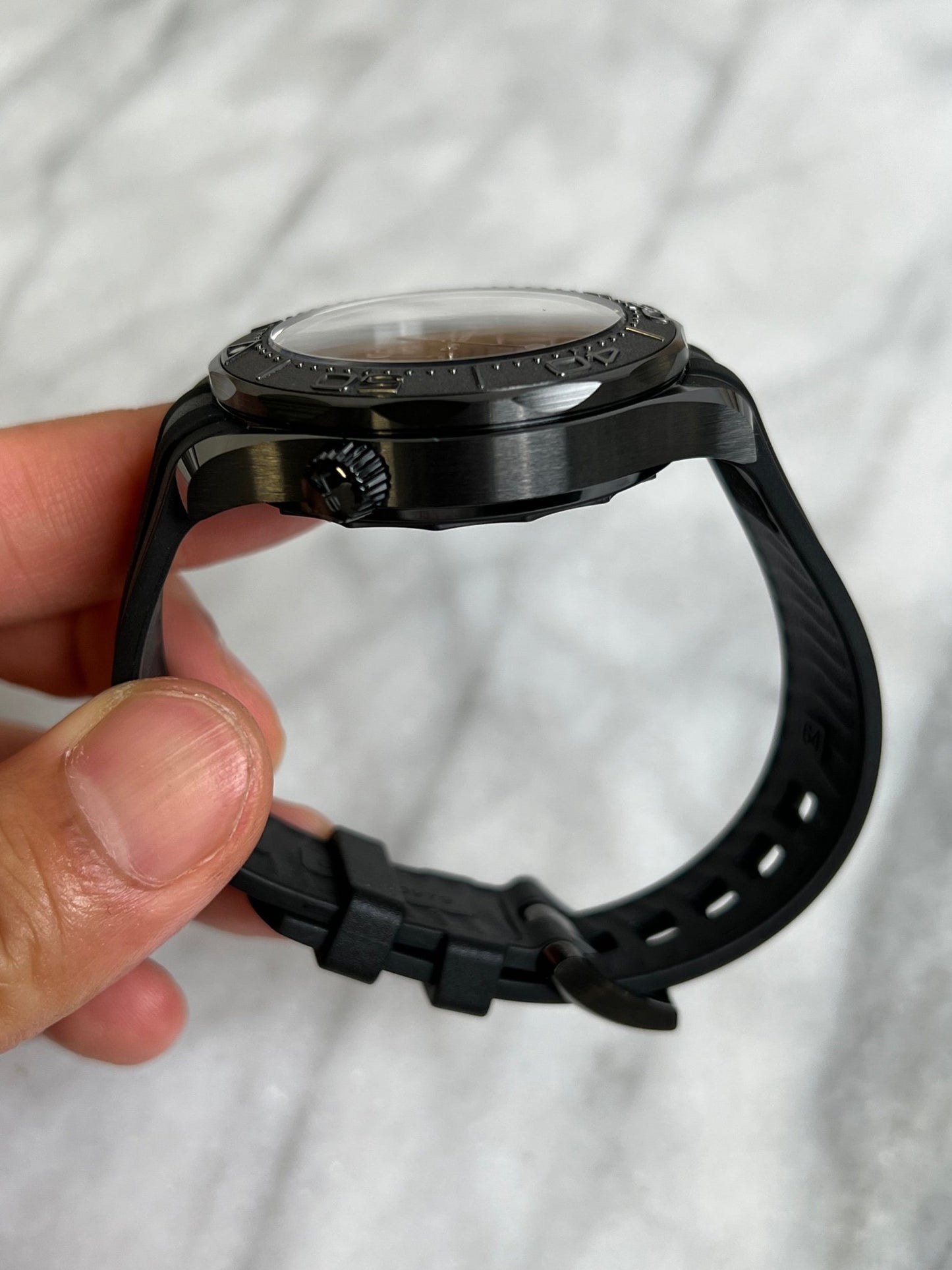 Omega 2025 21092442001003 Seamaster Diver Black Ceramic Black Dial on Rubber Strap New Complete 12486