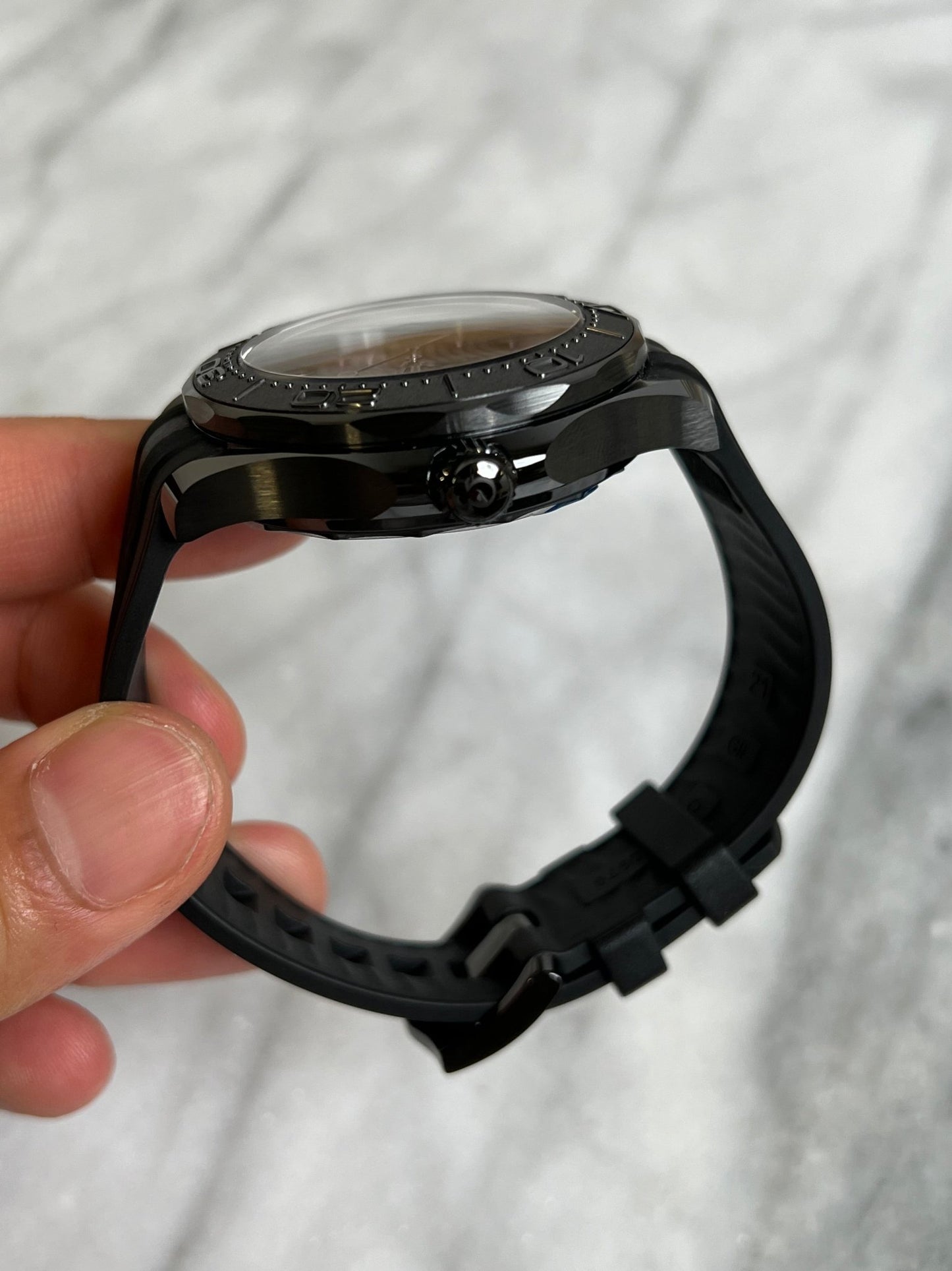 Omega 2025 21092442001003 Seamaster Diver Black Ceramic Black Dial on Rubber Strap New Complete 12486