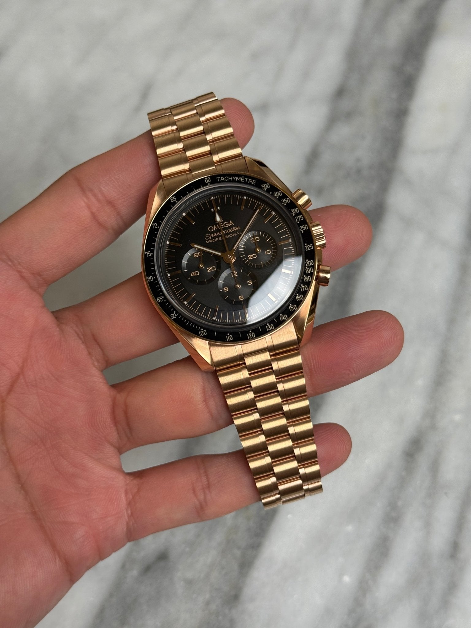 Omega 2025 310.60.42.50.01.001 RG Black Speedmaster on Bracelet (Non Quick - Adjust) New Complete 12127