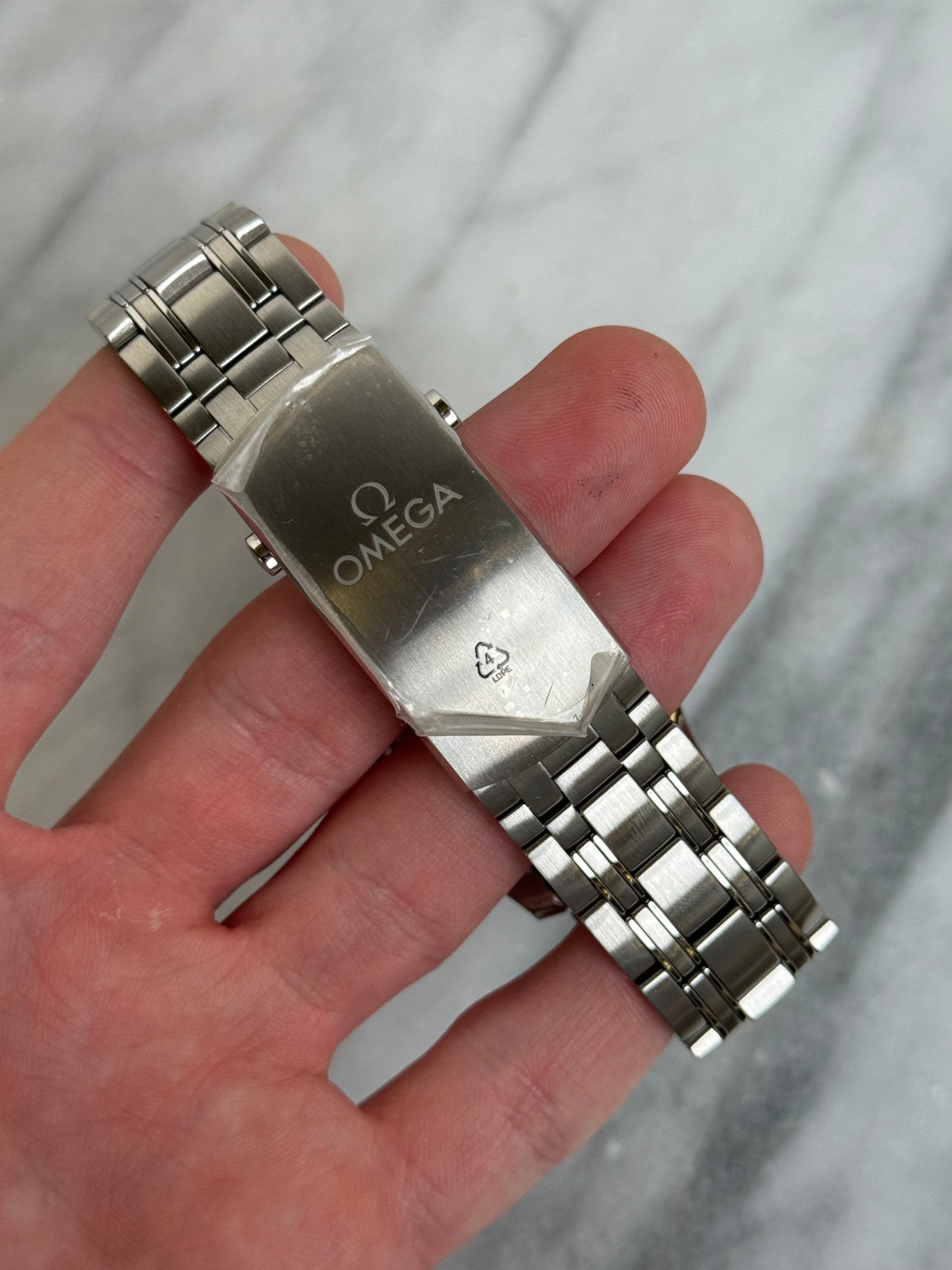 Omega 2026 22103042204001 White Seamaster 300M on Bracelet New Complete 14537